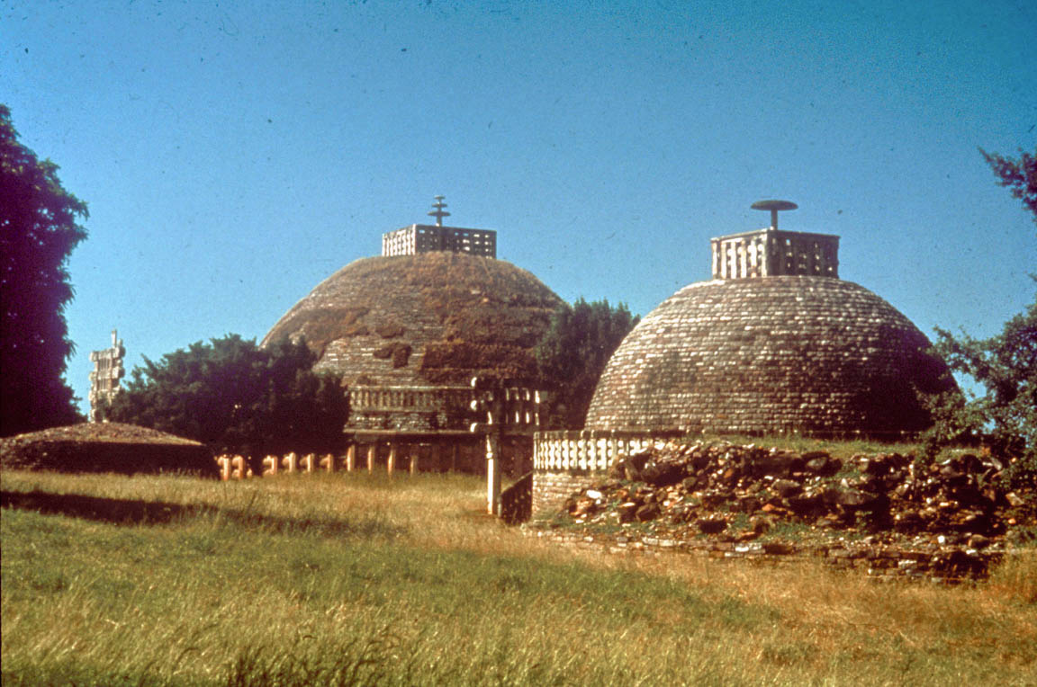 Stupa sanchi.jpg