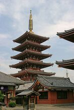 Asakusa pagode.jpg