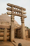 Torii sanchi.jpg