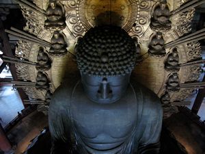 Todaiji daibutsu top.jpg