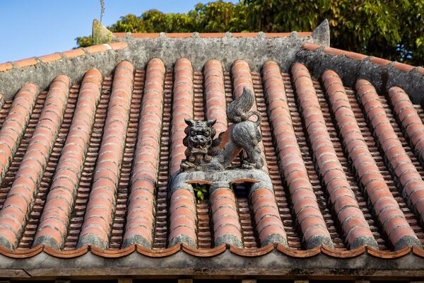 Shisa dach.jpg