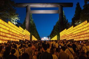 Mitamamatsuri yasukuni.jpg