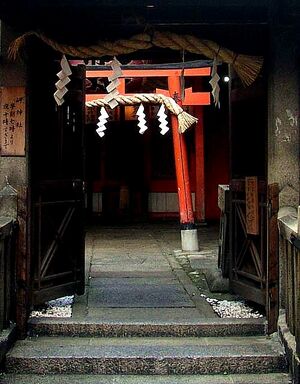 Torii kyoto.jpg